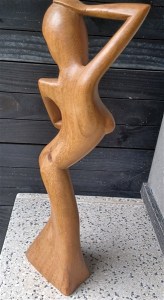 houten sculptuur dame 20003f